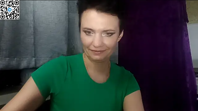 HotMamaQueen234 webcam