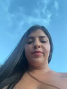 Isaa-Sweet webcam