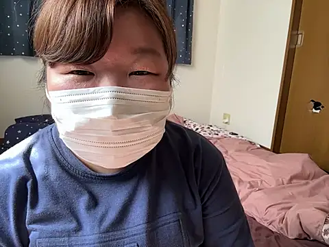 おはよお(っ﹏-*)   寝起きムラムラ🐳 はち切れそうな水着着用中💋