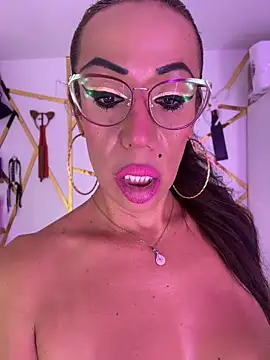 YOURSDEBORA webcam