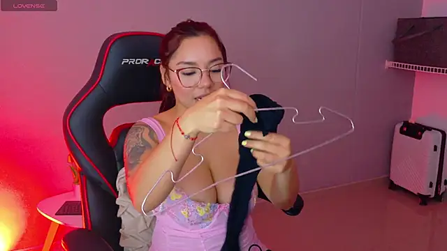 samantha_tattu webcam