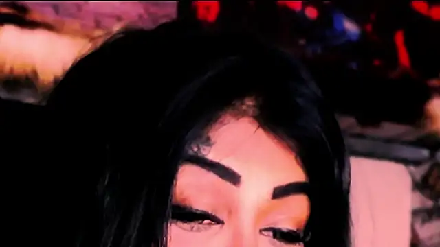 indian_dreamgirl webcam
