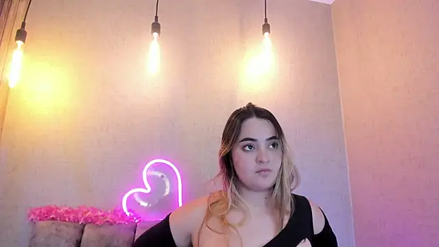 Antonella_Julieta webcam