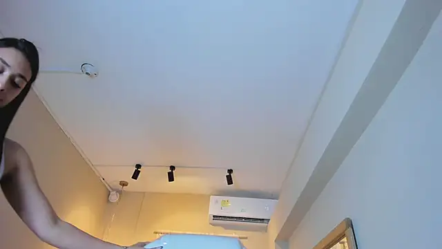 NahimiThompson webcam