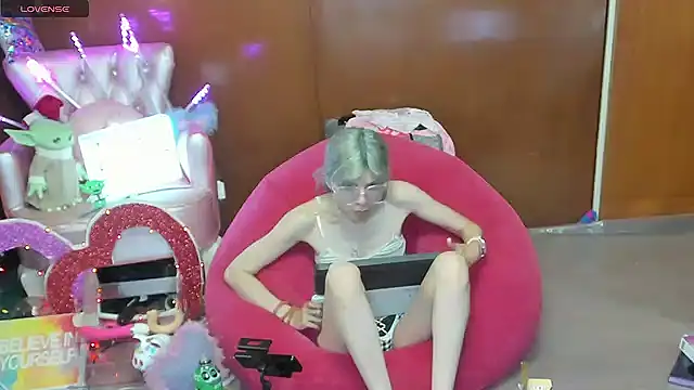 Skinygirl webcam