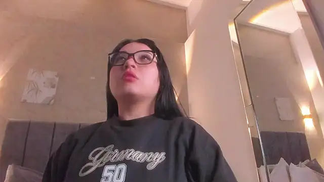 Lunaa_bellaa webcam