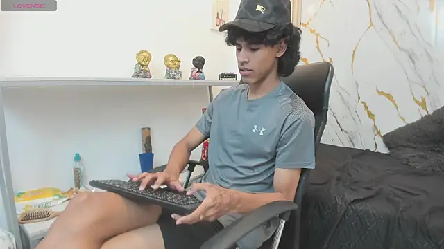 Zayn_Fox32 webcam