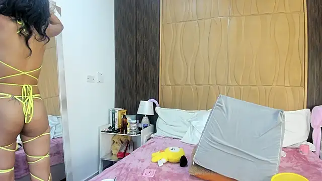 AlisHoward webcam
