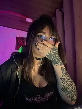 QueenOfBeherits webcam