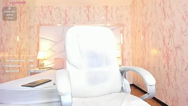 Emily_Whinfre webcam