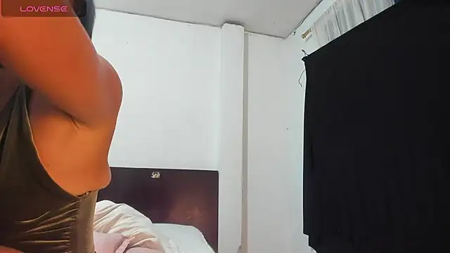 latinaStepmom webcam