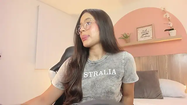 ivette_swan webcam