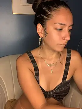 DulceLatinaxo webcam