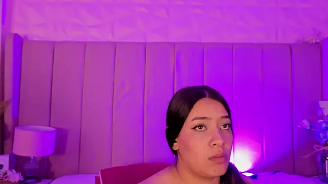 MollyBigBoobs12 webcam