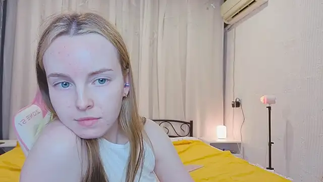 bae_cake_ webcam