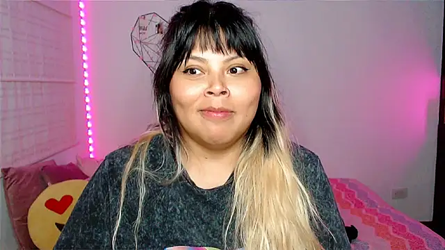 EllieMoonX webcam
