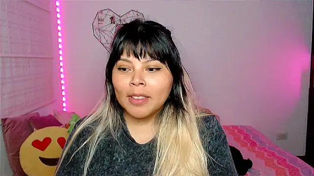 EllieMoonX webcam