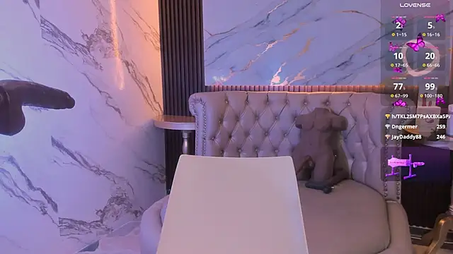 MAEVE_BOOBS webcam