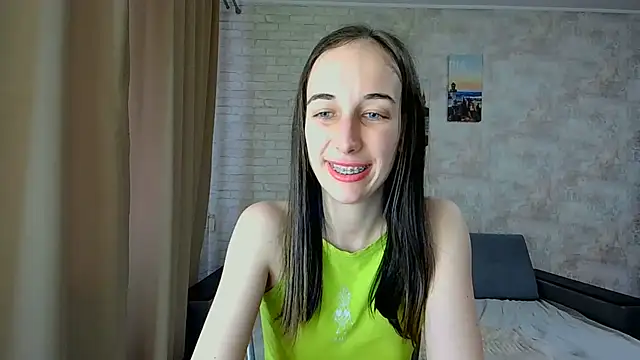 Anika_bloom webcam