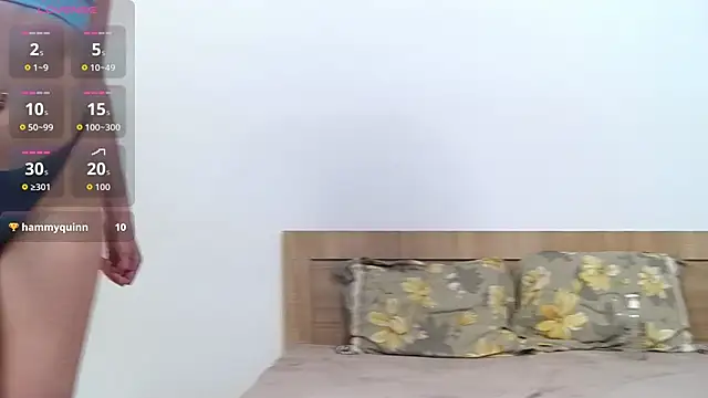 LeilaBie webcam
