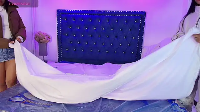 Serena_and_zoe webcam
