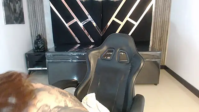 DamiaOshun_ch webcam