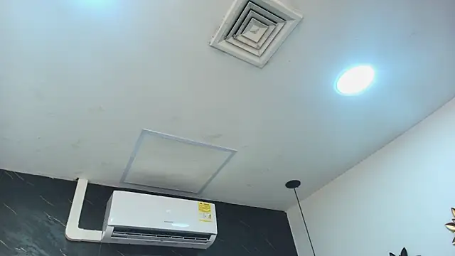 kissme_luna webcam