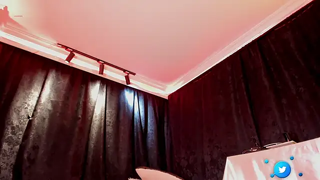 MiaKnox webcam