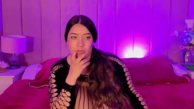 MollyBigBoobs12 webcam