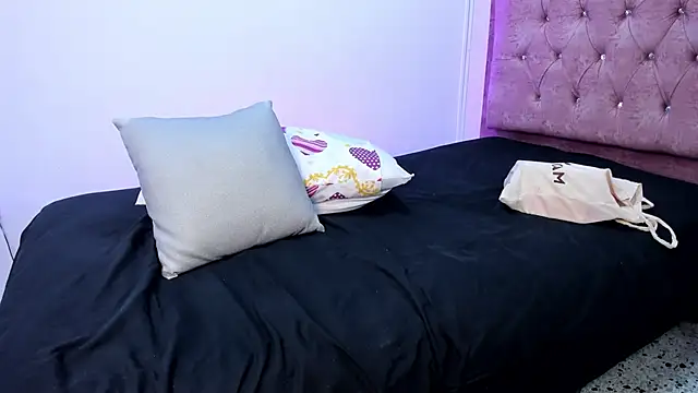 Trinity-presley webcam