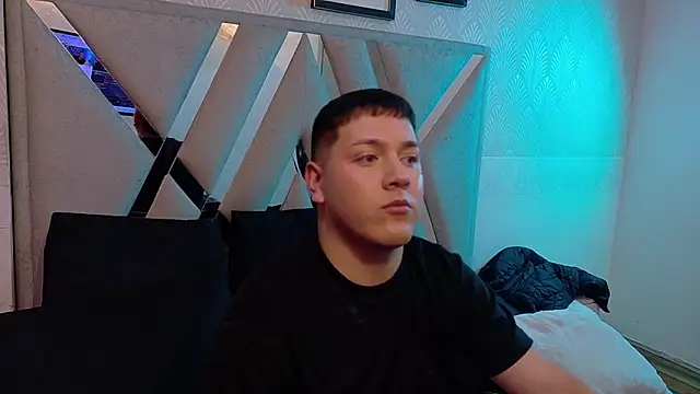 Maxi_Grey webcam