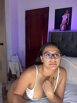 ema_zoe webcam