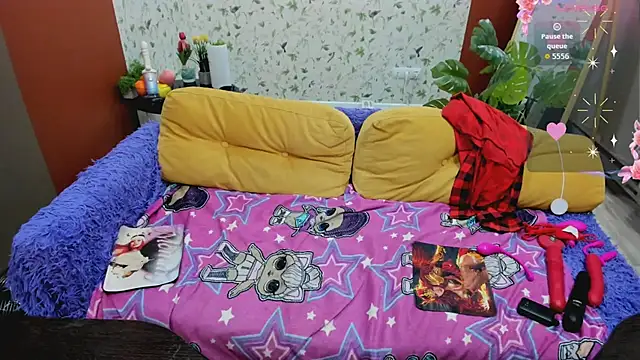 FlirtyMary webcam