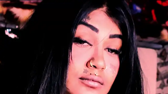 indian_dreamgirl webcam