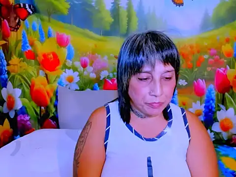 indianroxy webcam