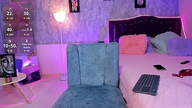 Lauren_smiles webcam