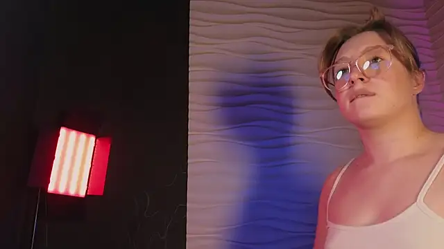 saint_trisha webcam
