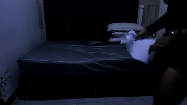 GabyRouge webcam
