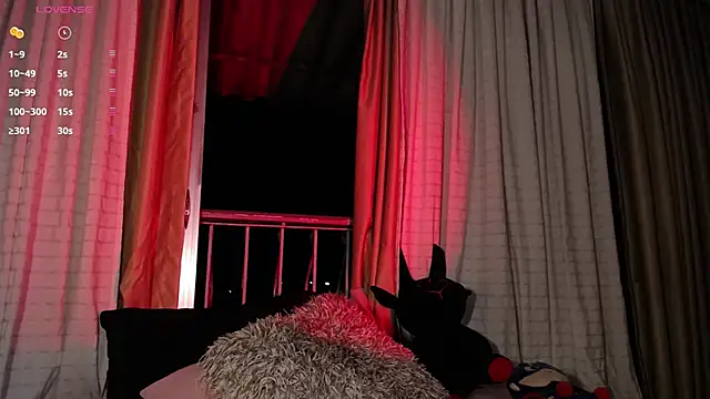 LilithSnoop webcam
