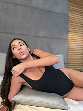 EllaSanz_ webcam