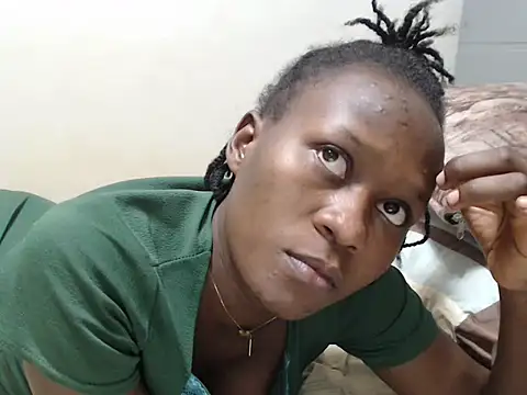 CandyLovesU2 webcam