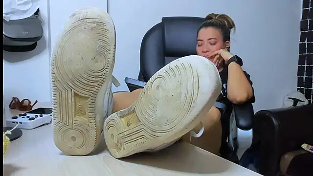 MissAlmaFenix webcam