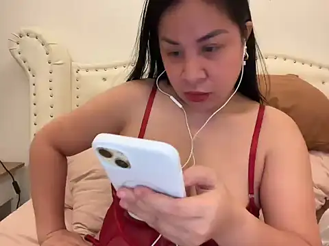 NaughtySCARLETSIN webcam