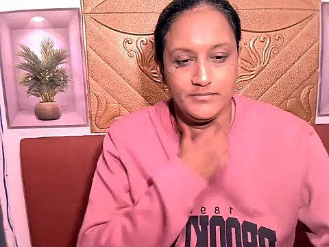 Indiansexyboobs18 webcam