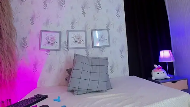 Isabella_cherry69 webcam