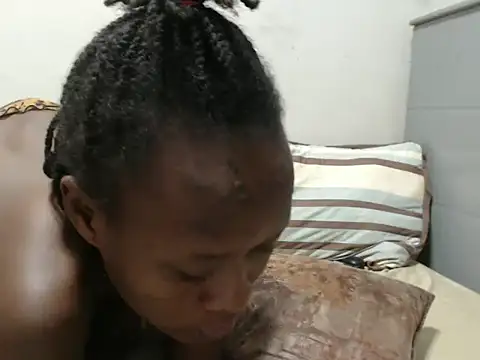 CandyLovesU2 webcam
