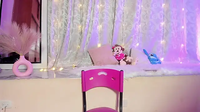 Lilith_salvatoree webcam