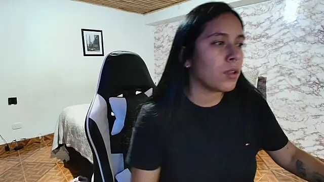 Camila_IRoose webcam