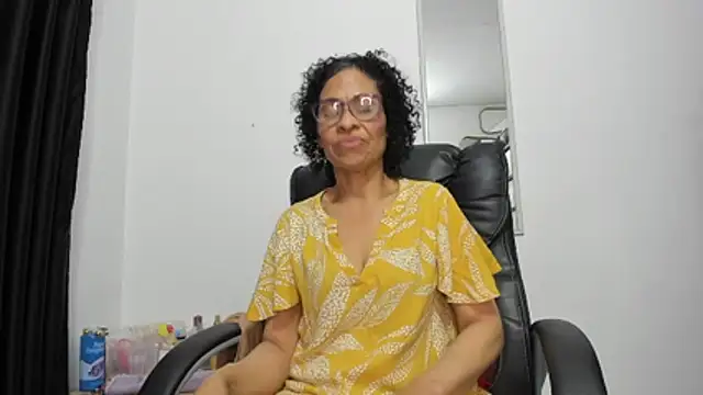 Aries_Mature webcam