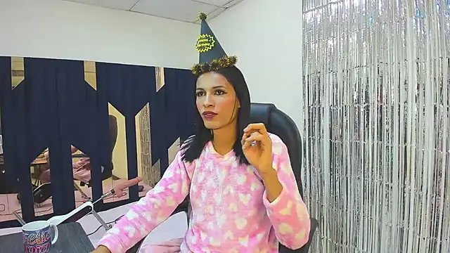 Aisha_hotts777 webcam